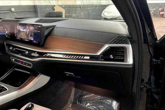 Photo of 2025 Black Sapphire Metallic BMW X5