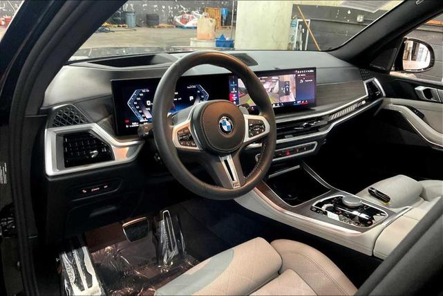 Photo of 2025 Black Sapphire Metallic BMW X5