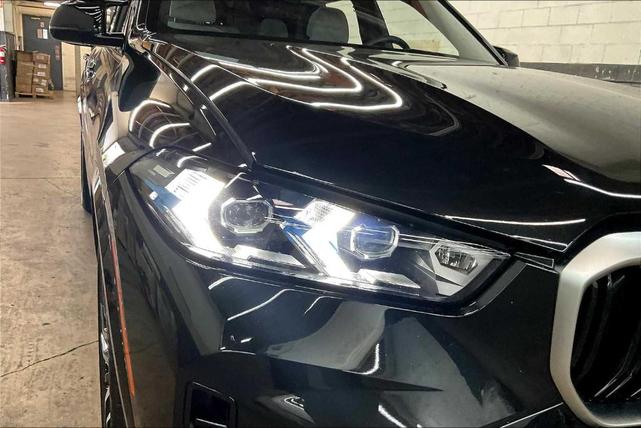 Photo of 2025 Black Sapphire Metallic BMW X5
