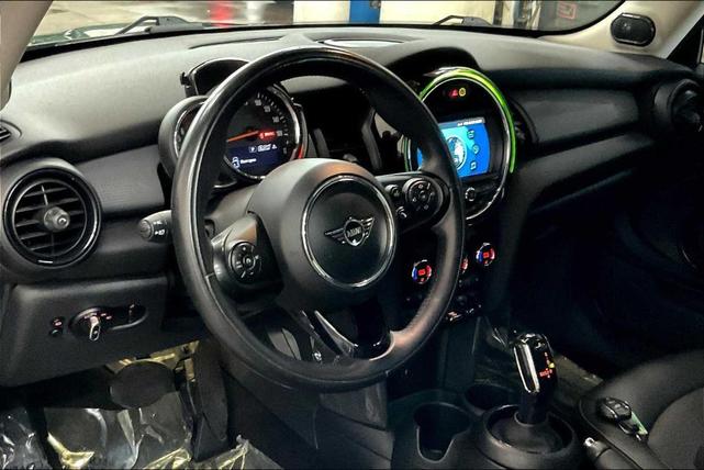 Photo of 2020 British Racing Green IV Metallic MINI Hardtop