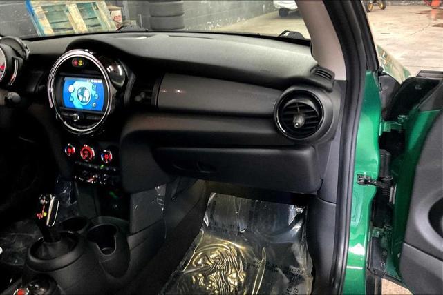 Photo of 2020 British Racing Green IV Metallic MINI Hardtop