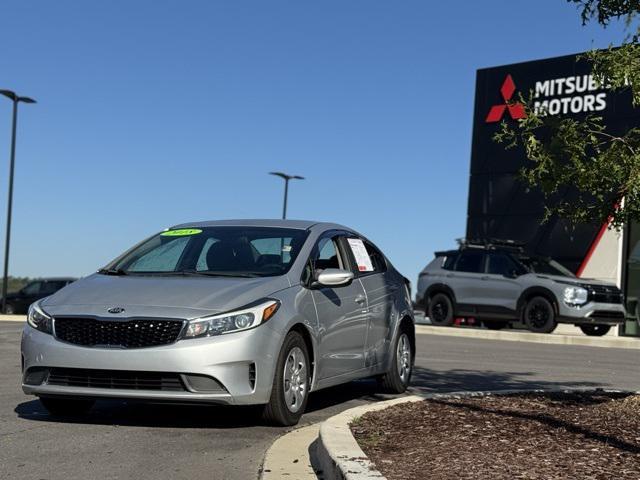 Photo of 2018 Silky Silver Kia Forte
