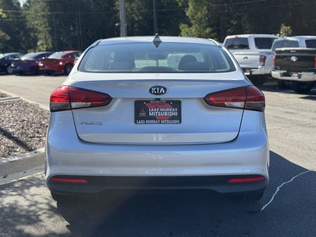 Photo of 2018 Silky Silver Kia Forte