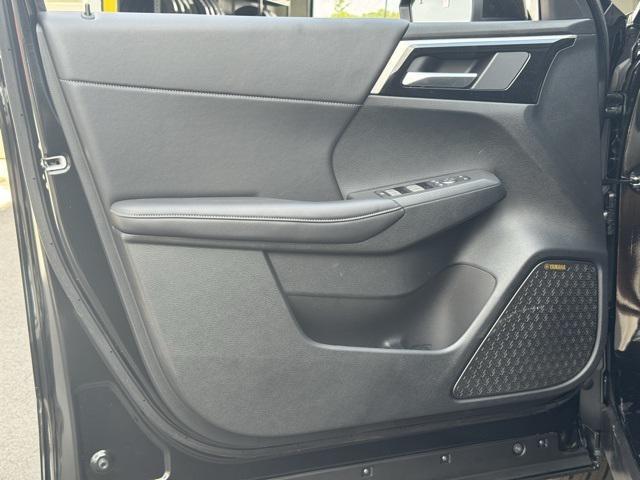 Photo of 2025 Black Diamond Mitsubishi Outlander