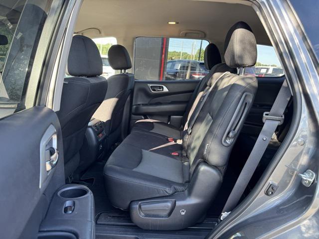 Photo of 2018 Gun Metallic Nissan Pathfinder