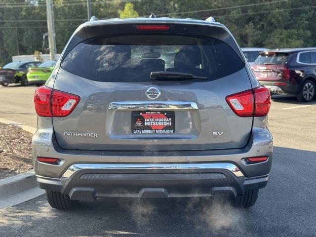 Photo of 2018 Gun Metallic Nissan Pathfinder