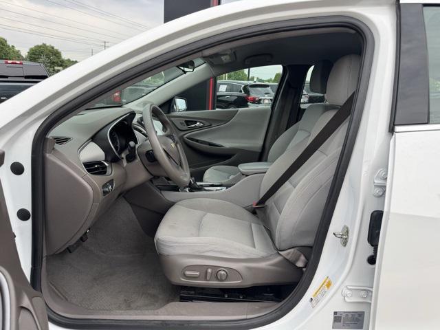 Photo of 2022 Summit White Chevrolet Malibu