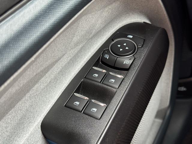 Photo of 2025 Oxford White Ford Maverick
