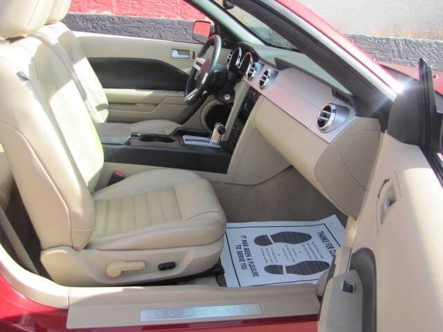 Photo of 2007 Red Ford Mustang