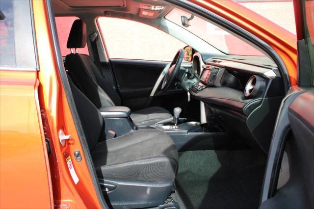 Photo of 2015 Red Toyota RAV4