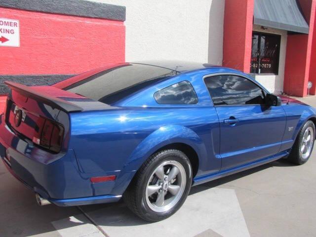Photo of 2006 Blue Ford Mustang