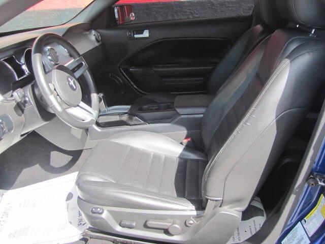 Photo of 2006 Blue Ford Mustang