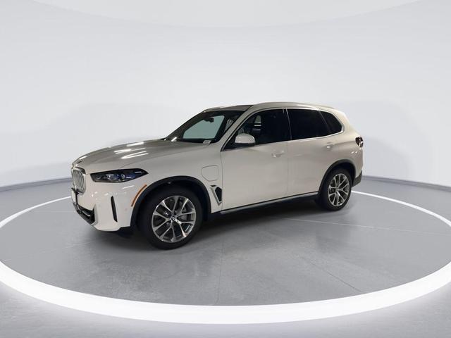 Photo of 2026 Alpine White BMW X5 PHEV