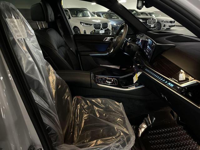 Photo of 2026 Alpine White BMW X5 PHEV