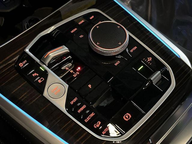 Photo of 2026 Alpine White BMW X5 PHEV