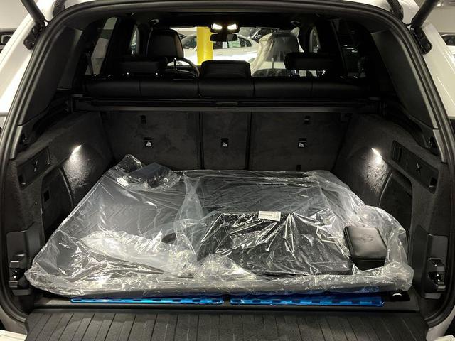 Photo of 2026 Alpine White BMW X5 PHEV
