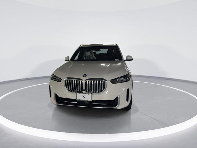 Photo of 2026 Alpine White BMW X5 PHEV