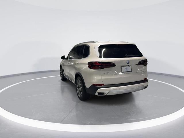 Photo of 2026 Alpine White BMW X5 PHEV