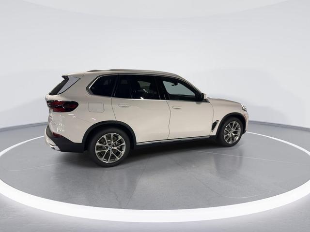 Photo of 2026 Alpine White BMW X5 PHEV