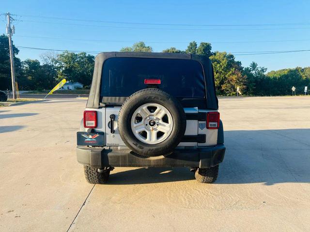 Photo of 2016 Billet Silver Metallic Clearcoat Jeep Wrangler