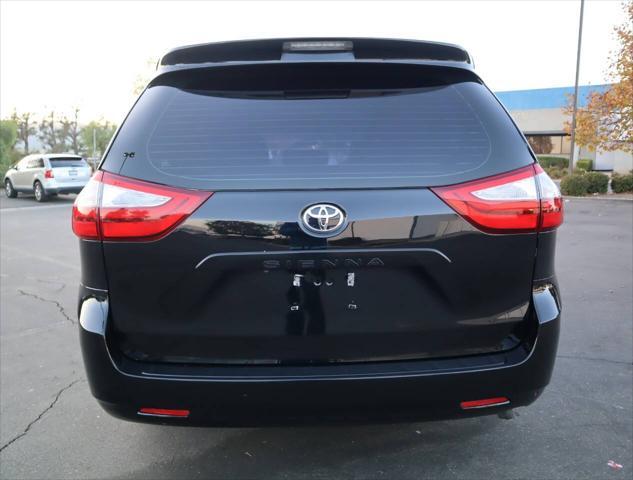 Photo of 2015 Attitude Black Toyota Sienna