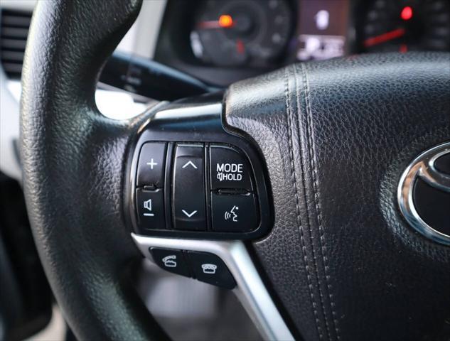 Photo of 2015 Attitude Black Toyota Sienna
