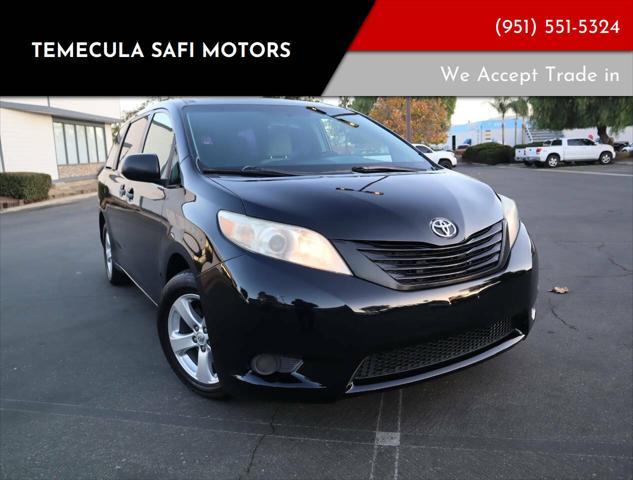 Photo of 2015 Attitude Black Toyota Sienna