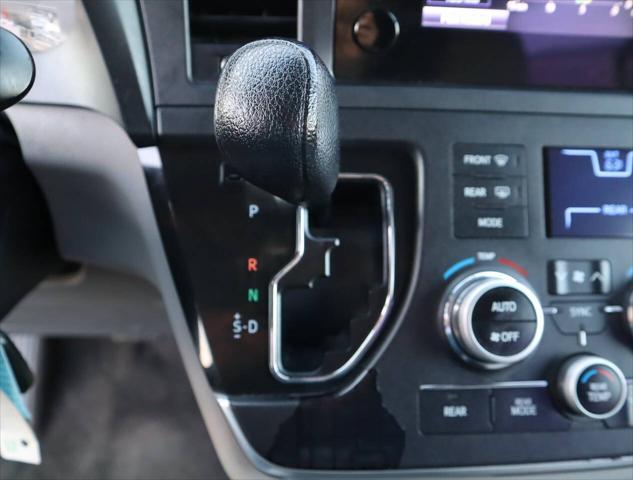 Photo of 2015 Attitude Black Toyota Sienna
