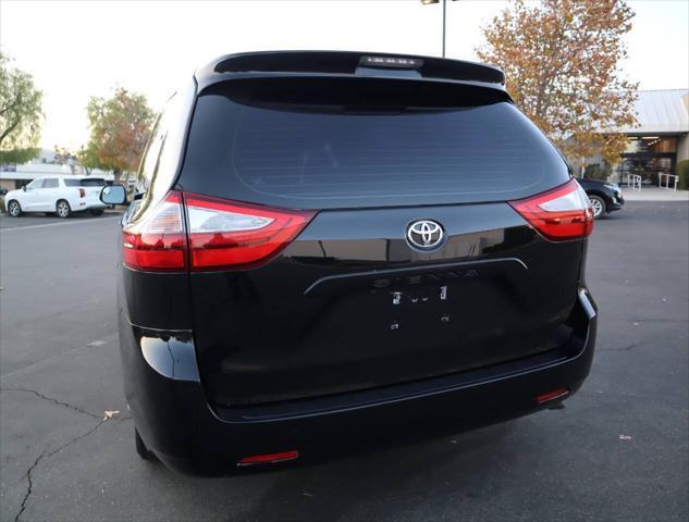 Photo of 2015 Attitude Black Toyota Sienna