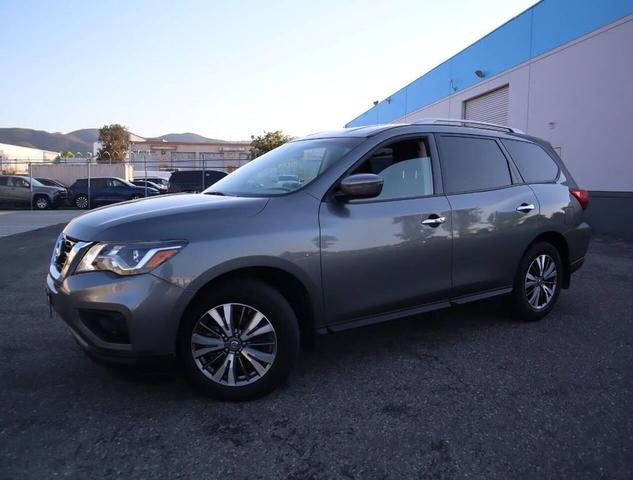 Photo of 2019 Gun Metallic Nissan Pathfinder