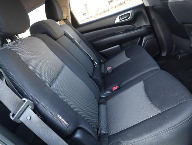 Photo of 2019 Gun Metallic Nissan Pathfinder
