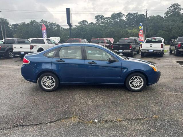 Photo of 2009 Blue Ford Focus