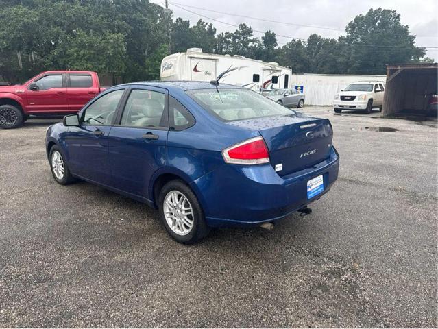 Photo of 2009 Blue Ford Focus