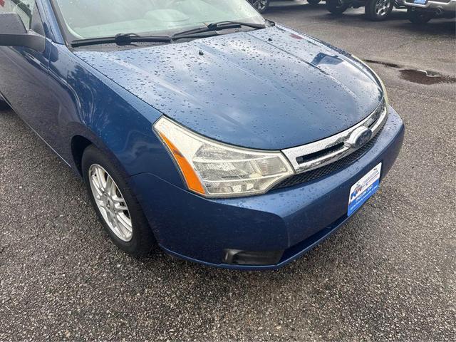 Photo of 2009 Blue Ford Focus