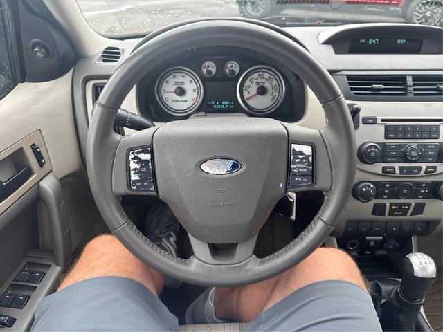 Photo of 2009 Blue Ford Focus