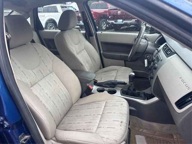 Photo of 2009 Blue Ford Focus