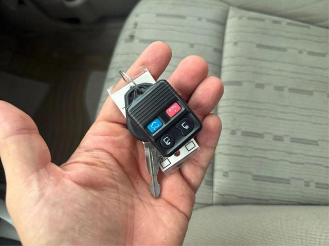 Photo of 2009 Blue Ford Focus
