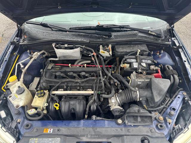 Photo of 2009 Blue Ford Focus