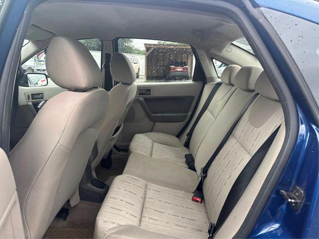 Photo of 2009 Blue Ford Focus