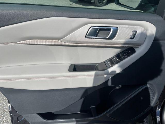 Photo of 2025 Agate Black Metallic Ford Explorer