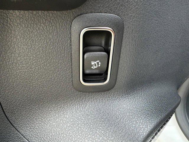 Photo of 2025 Polar White Mercedes-Benz GLA 250