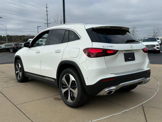 Photo of 2025 Polar White Mercedes-Benz GLA 250