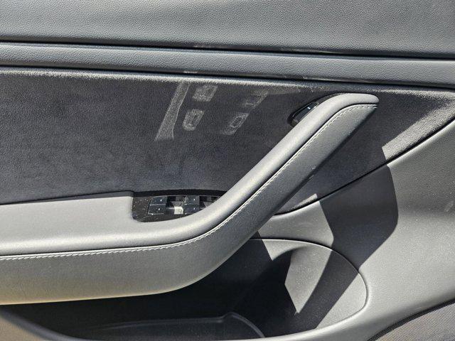 Photo of 2018 Midnight Silver Metallic Tesla Model 3