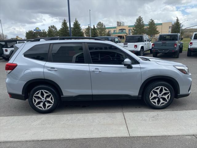 Photo of 2021 Ice Silver Metallic Subaru Forester