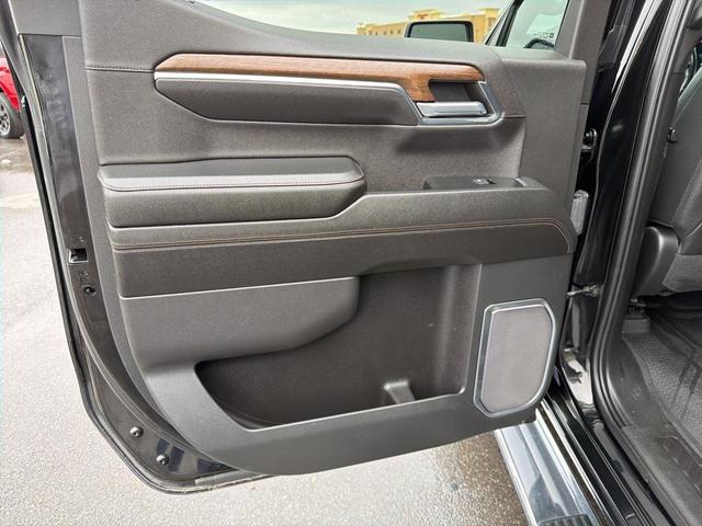 Photo of 2023 Black Chevrolet Silverado 1500