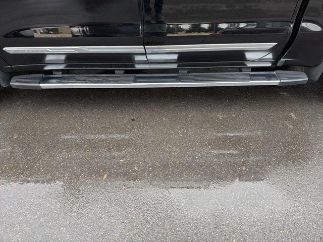 Photo of 2023 Black Chevrolet Silverado 1500