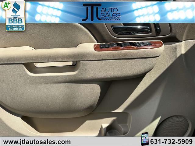 Photo of 2014 Gray GMC Yukon