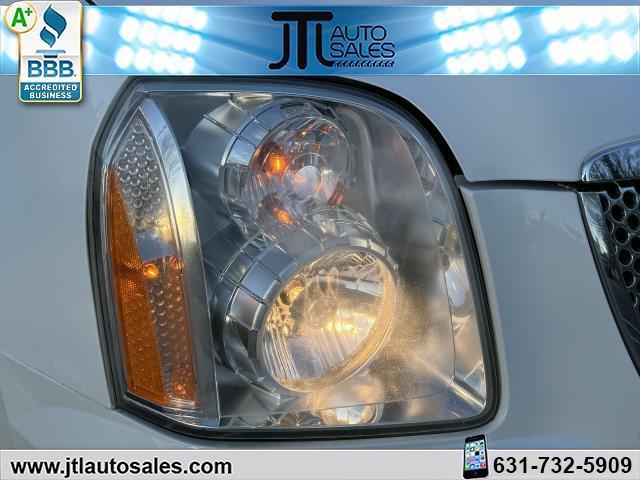 Photo of 2012 White Diamond Tricoat GMC Yukon