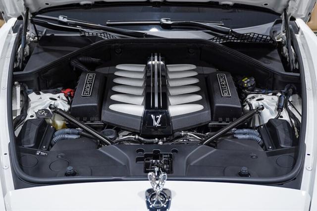 Photo of 2017 English White Rolls-Royce Ghost