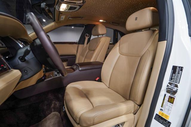 Photo of 2017 English White Rolls-Royce Ghost